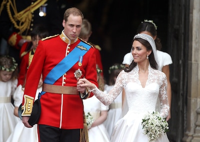 Stukje bruidstaart van William en Catherine onder de hamer