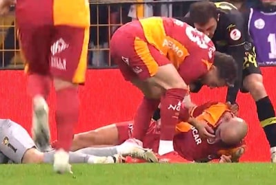 Galatasaray-speler redt teamgenoot na akelige botsing met keeper