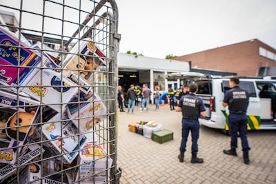 Grote hoeveelheid gestolen goederen gevonden in loods