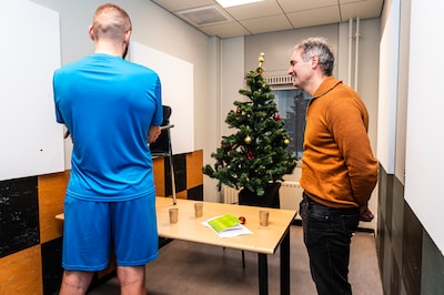 Ruud moet familie missen tijdens kerst: in gevangenis neemt hij boodschap op voor zijn dochter