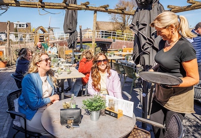 Ook vandaag een warme dag met ruim 20 graden, later in het oosten stevige buien en onweer