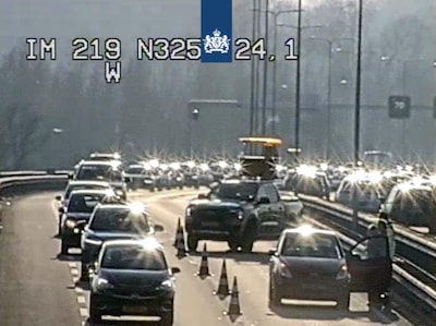 Vertraging op A12 door grenscontrole: verkeer wordt omgeleid