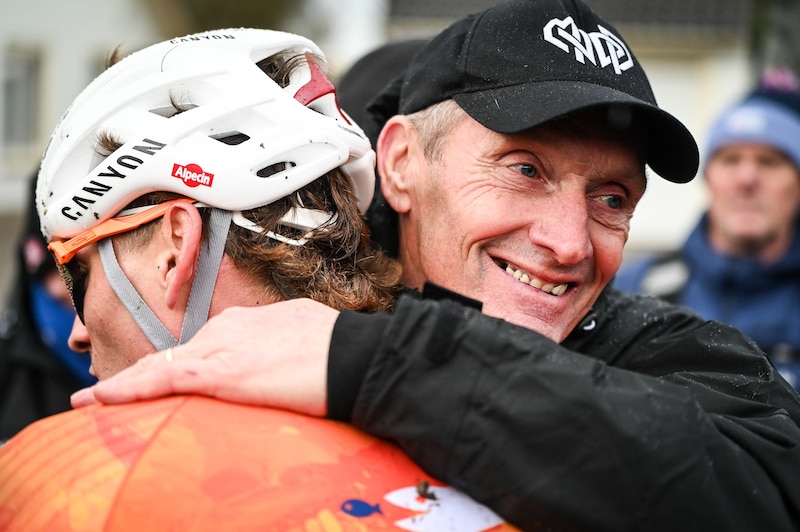 Toen Adrie van der Poel de portemonnee trok en wereldkampioen werd: 'Had er  een financi&euml;le vergoeding tegenover staan' | Sport | De Gelderlander.nl