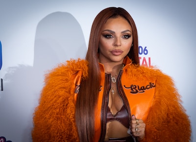 Tweeling van zangeres Jesy Nelson heeft zeldzame spierziekte: ‘Hopen op het beste’