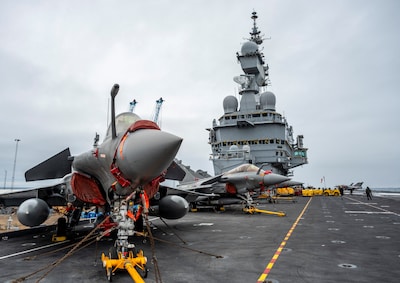 Sportieve marinier deelt per ongeluk geheime locatie van Frans vliegdekschip op weg naar Midden-Oosten
