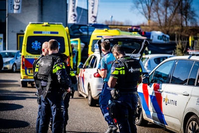 Medewerkers autobedrijf in Arnhem gewond geraakt bij schietincident