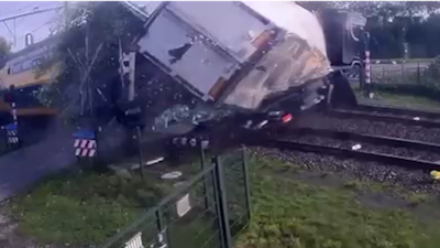 Week lang geen treinen tussen Geldermalsen en Den Bosch door aanrijding: ‘Een gigantische operatie’