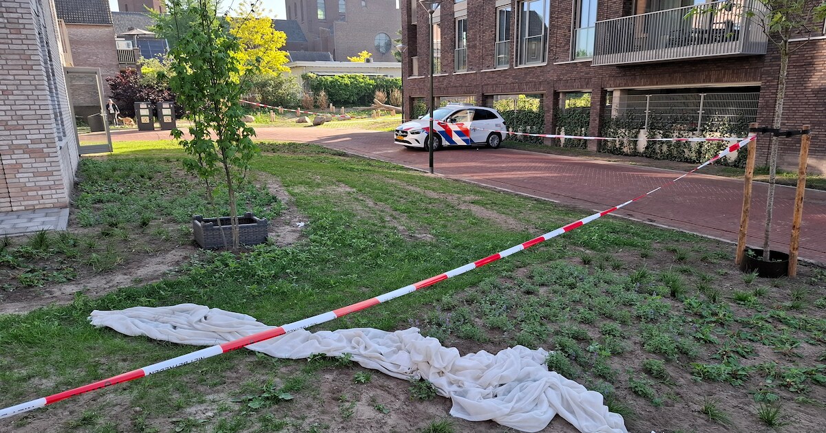 Buurt geschrokken na vuurzee in nieuw wooncomplex Raamsdonksveer: ‘Alsof een balkon naar beneden don