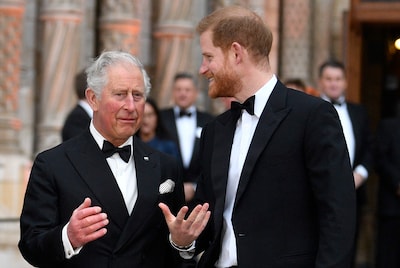 Mijlpaal voor prins Harry en koning Charles: theekransje tijdens eerste ontmoeting sinds 19 maanden