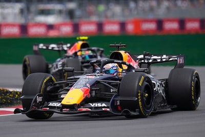 LIVE Formule 1 | Max Verstappen kan niet aanhaken, leider George Russell vol onder druk