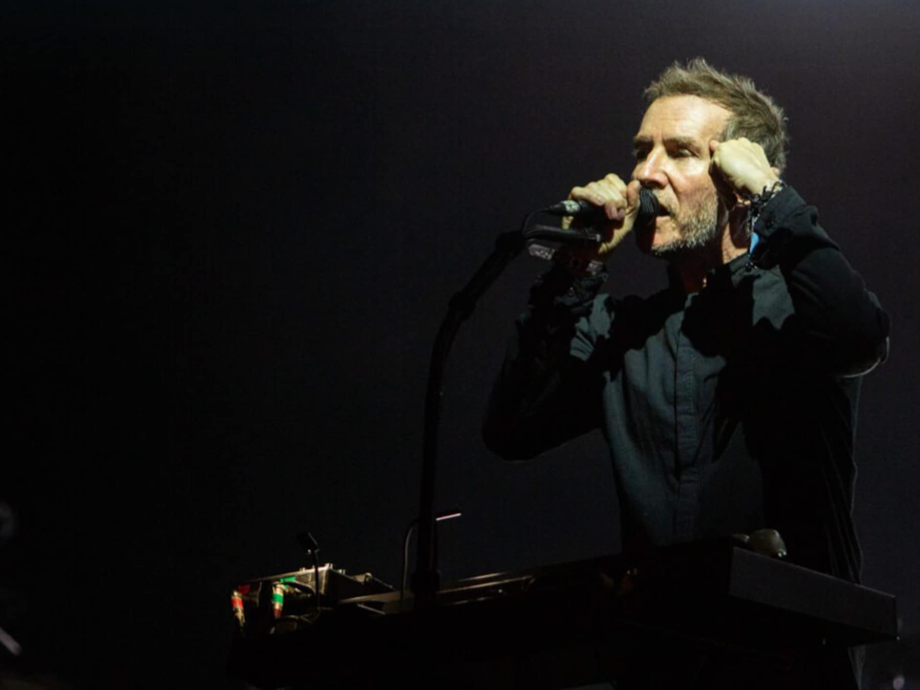 Massive Attack op Down The Rabbit Hole 2025: compromisloos en verpletterend