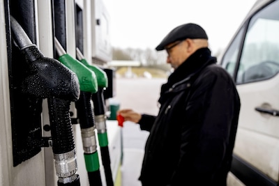 Aan de pomp betalen we nog steeds de hoofdprijs: ‘Oliemaatschappijen hebben de marges verhoogd’