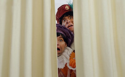 De Sint heeft afgelopen jaren heel wat voor de kiezen gekregen: van zinkend schip tot vlammenzee