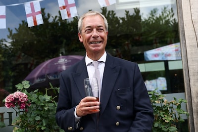 Britse politie onderzoekt donaties van moeder veroordeelde fraudeur aan partij van Nigel Farage