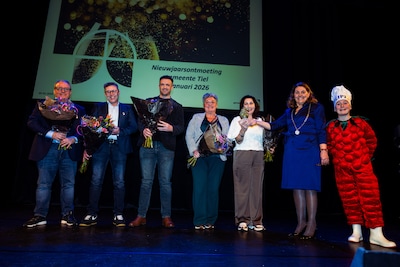 Toffe Peer Award voor Dickens Festijn en donatie voor Gelderse Fietsmaatjes