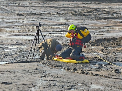 Man na ruim uur bevrijd uit drijfzand bij bouwplaats in Winterswijk