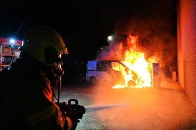 Man (31) uit Oss aangehouden voor brandstichting bus in Berkel-Enschot, verdachte opgepakt in winkel