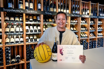 Na zeldzame hersenontsteking vergeet Petra bijna alles: nu huilt ze van trots om haar diploma