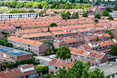 Woningzoekende moet honderden euro’s meer verdienen om te kunnen huren: ‘Middeninkomens zitten klem’