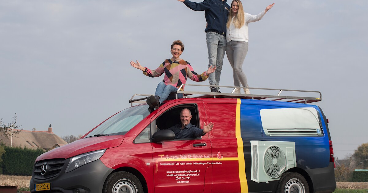 Al honderd jaar staat bij het loodgietersbedrijf uit Wadenoijen een Van Eck aan het roer