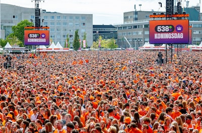 LIVE Koningsdag 2026 | Delen Breda en Utrecht zijn vol, koning bedankt Dokkum voor ‘onvergetelijke Keningsdei’