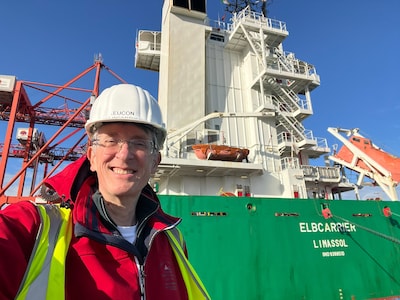 Pieter (59) boekte een hut en reisde met vrachtschip naar Dublin: ‘Mensen weten niet dat dit kan’