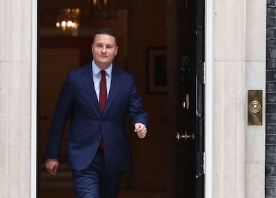 Britse gezondheidsminister stapt op, positie premier Starmer wankelt