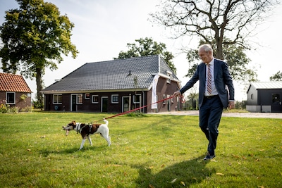 Waarom bijten honden? Dát hoopt de staatssecretaris te leren in de ‘prikkelarme hondenopvang’