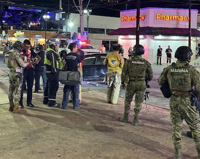 Automobilist rijdt in op feestende WK-fans in Mexico, zeventien gewonden