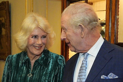 Koningin Camilla las als tiener stiekem verboden erotische roman: ‘Als iets niet mag, wil je het hebben’