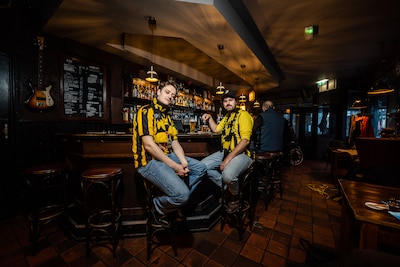 ‘Nooit meer naar Arnhem!’; de pesterij die geuzenlied werd bij Vitesse gaat nu het theater in: ‘Voorstelling met Arnhemse humor’