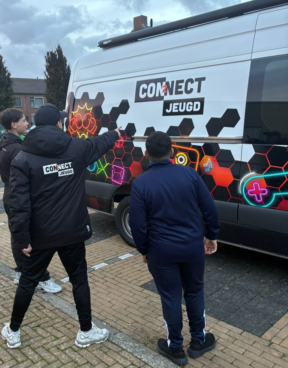 Jongerenbus West Betuwe start met rijdende ontmoetingsplek voor