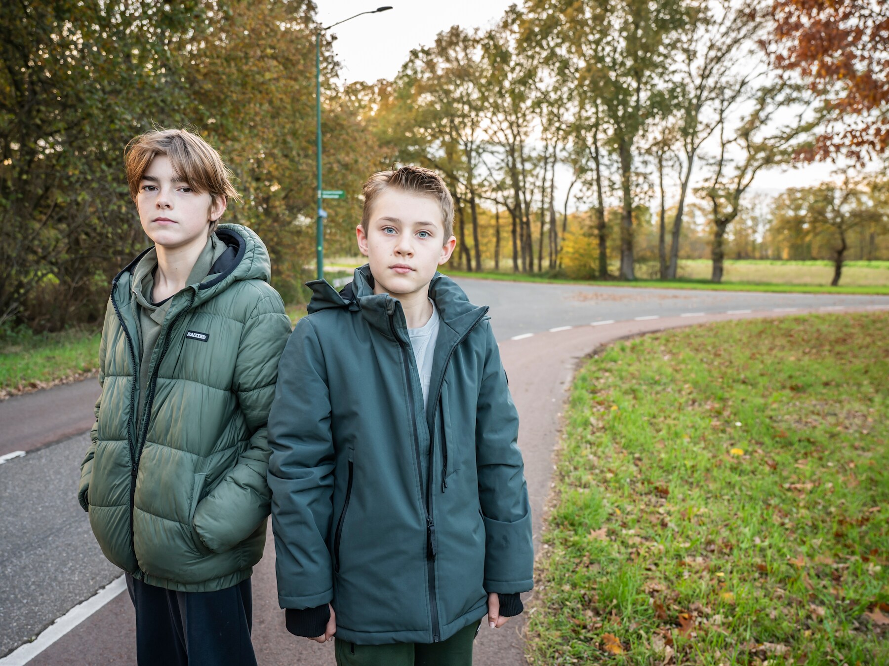 Voetbalmaatjes Jorne (13) en Pepein (13) krijgen het voor elkaar: betere straatverlichting en drempels tegen snelheidsduivels