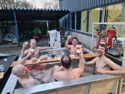 Als Guus bij zijn bedrijf drie nieuwe machines heeft, bedenkt hij ‘uit ongein’ iets om ze te testen