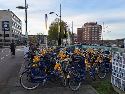 Storing bij fietsenstalling bij station Nijmegen, urenlang kan niemand fiets inleveren of ophalen