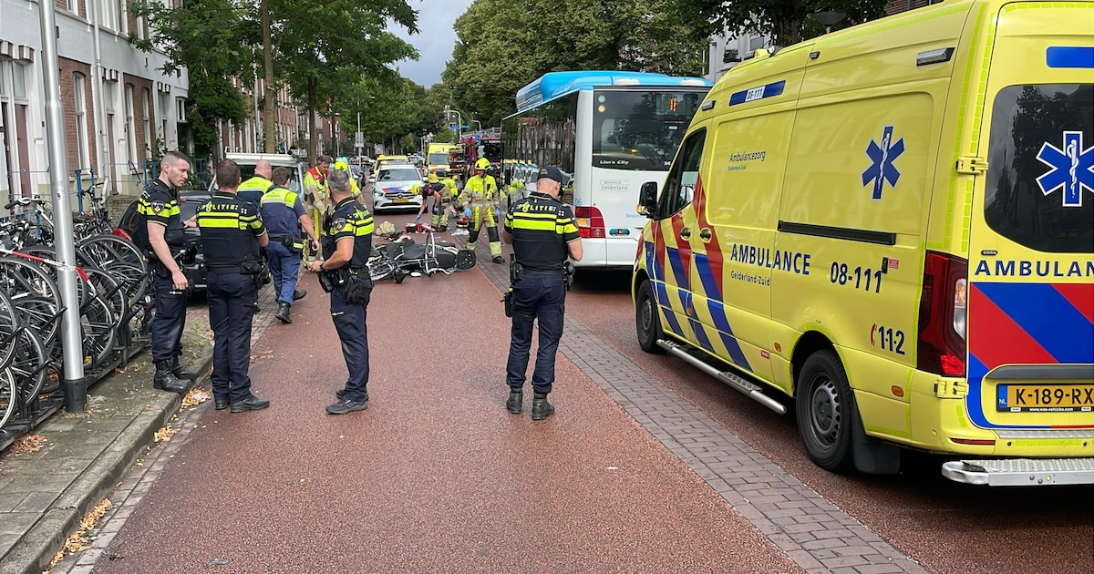 Scooterrijder overleden na ongeluk met stadsbus in Nijmegen.