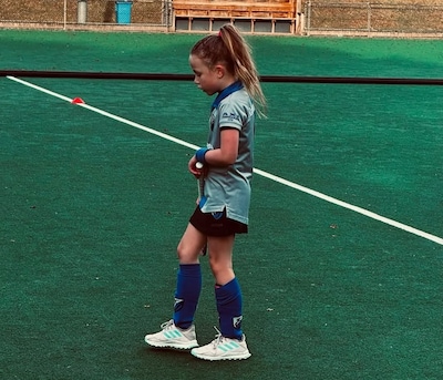 Zieke Puck (9) wil weer met haar vriendinnen hockeyen, maar krijgt geen plek meer in haar eigen team