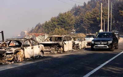 Nederlandse reizigers getroffen door grote natuurbrand bij Kroatische badplaats: ‘Volgen de situatie nauwgezet’