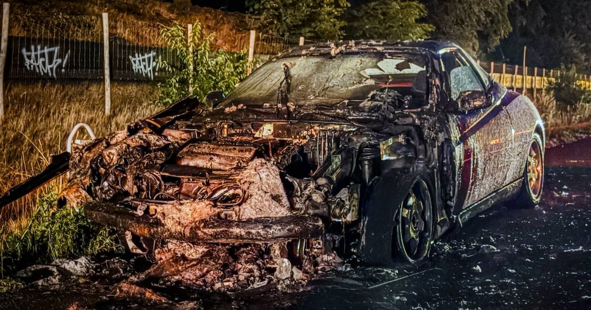 Auto brandt uit op de A12 bij Ede