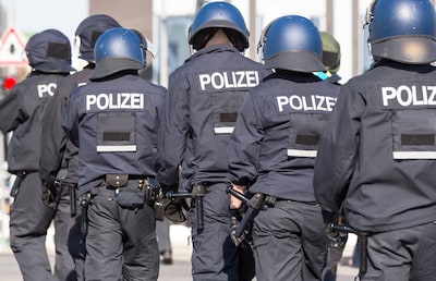 Duitse politie houdt drie mannen aan om terreurverdenking