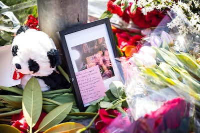 Gezin doodgestoken Nour (14) bekend bij Veilig Thuis, vriendinnen brengen eerbetoon: ‘Gaan je nooit vergeten’