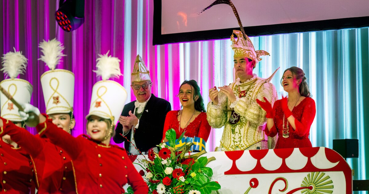 Vorst van Kraonige Zwaone geniet van zijn laatste pronkzitting: ‘De laatste keer, dat doet toch een 