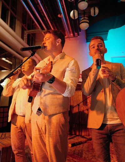Trois Copains speelt chansons en kleinkunst in Filmhuis Zevenaar