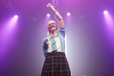 Hakkende Argentijnen bij aftrap wereldtour Joost Klein: 'Ben er zo geëmotioneerd over'