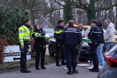 Pizzabezorger betrokken bij ongeluk: agenten eten pizza’s op