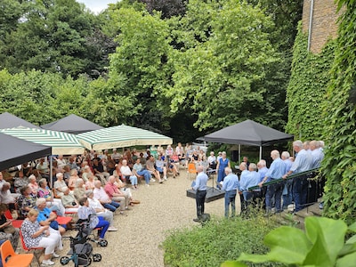 Liemers Mannenkoor geeft zomerconcert in Zevenaar