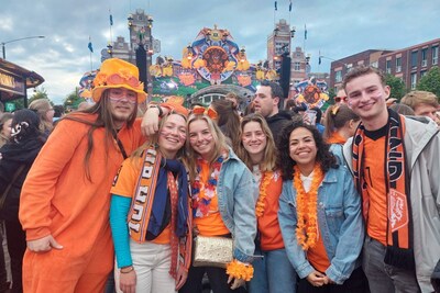 Vrijmarkten, feestjes en meer: dit wil je weten over Koningsdag 2025 in Arnhem