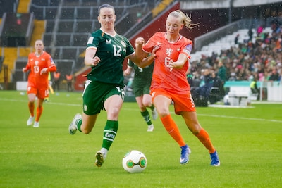Directe WK-plaatsing op de tocht voor Oranje na misser van keepster Kop, bondscoach Veurink grijpt in