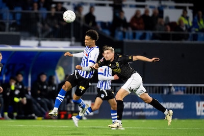 LIVE | Tahaui knalt Vitesse na half uur op voorsprong in Eindhoven (0-1)