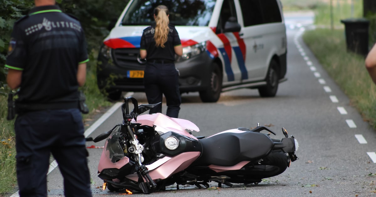 Motorrijder ten val aan Krakelingweg in Zeist, traumahelikopter gealarmeerd